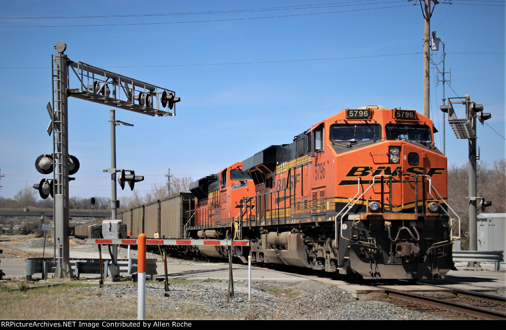 BNSF 5796